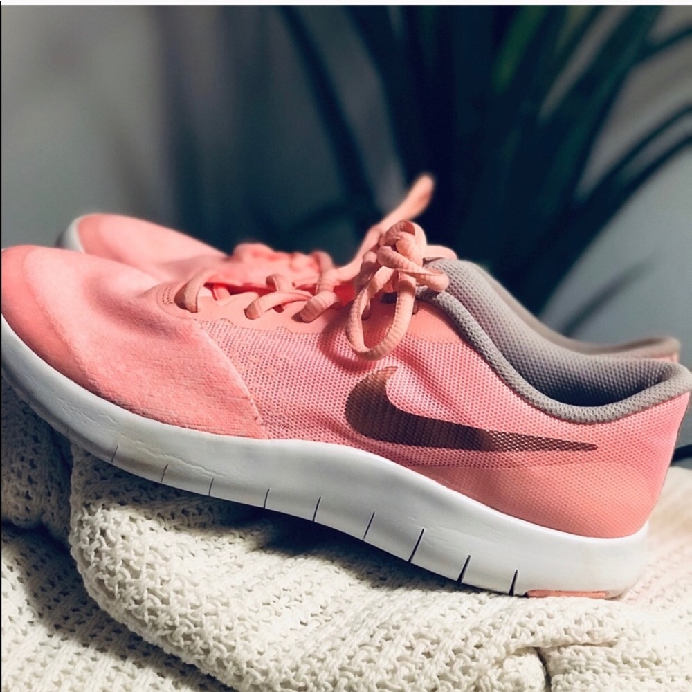 Pink nike shoes